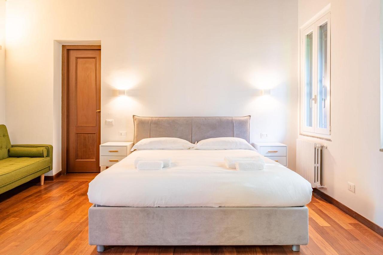 Le Guglie In Piazza Castello - Centro Storico Apartamento